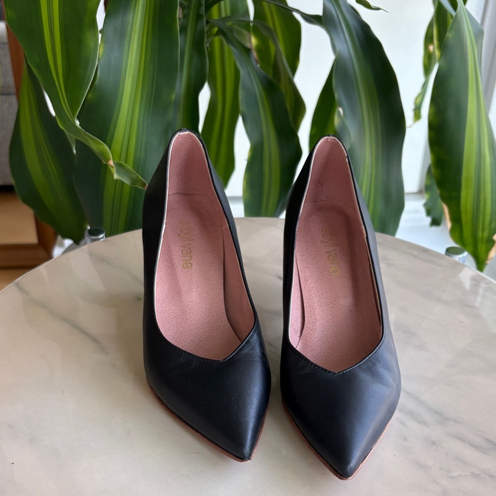 Black Leather Pointed-Toe Heels